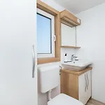 Mobile Banovi Dvori Casa vacanze *