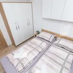 Mobile Banovi Dvori Tatil Evi *