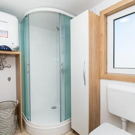 Casa de Férias Mobile Banovi Dvori *