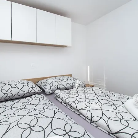 Mobile Banovi Dvori Tatil Evi *