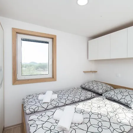 Mobile Banovi Dvori Tatil Evi *