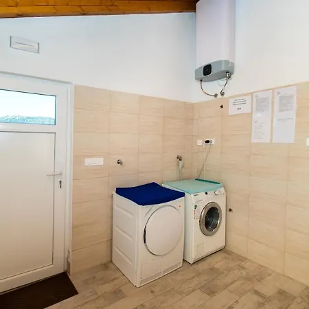 Mobile Banovi Dvori Casa de Férias Tisno