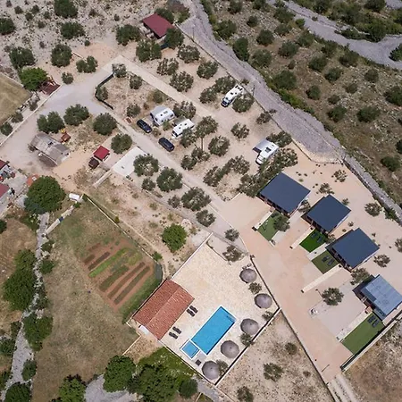 Casa de Férias Mobile Banovi Dvori *