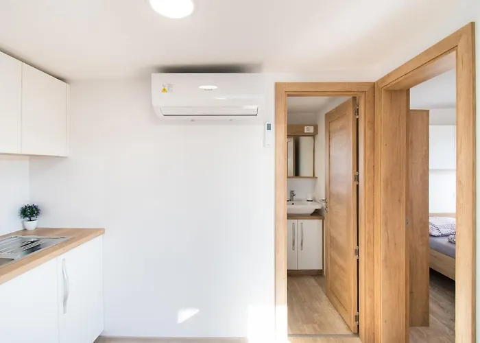 Mobile Banovi Dvori 펜션 *