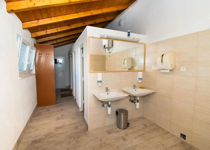 Mobile Banovi Dvori 펜션 *