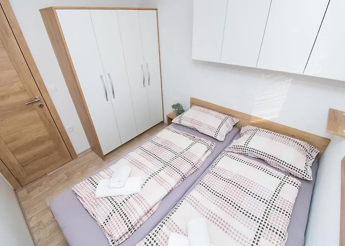 Mobile Banovi Dvori Vikendica *