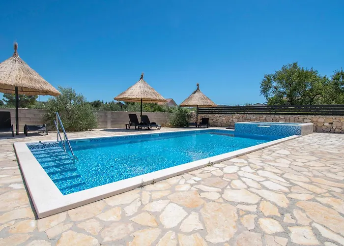 Mobile Banovi Dvori 펜션 *